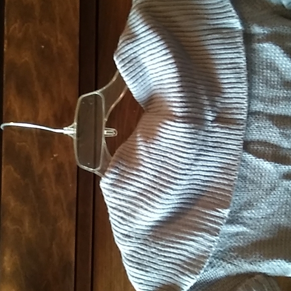 Sweater - Picture 4 of 4